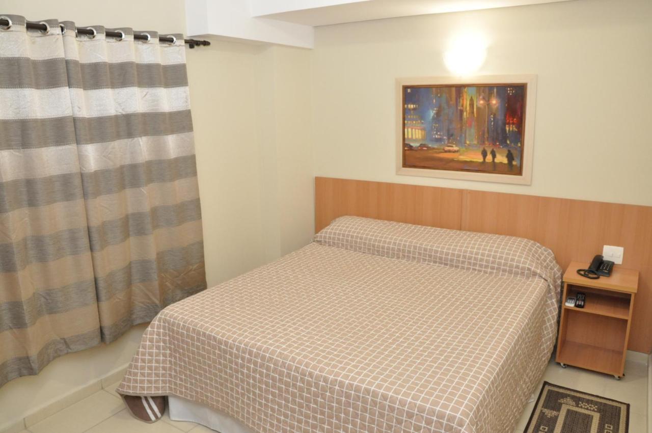 Lotus Hotel - A 6 Km Do Santuario De Aparecida-Sp Guaratinguetá Εξωτερικό φωτογραφία