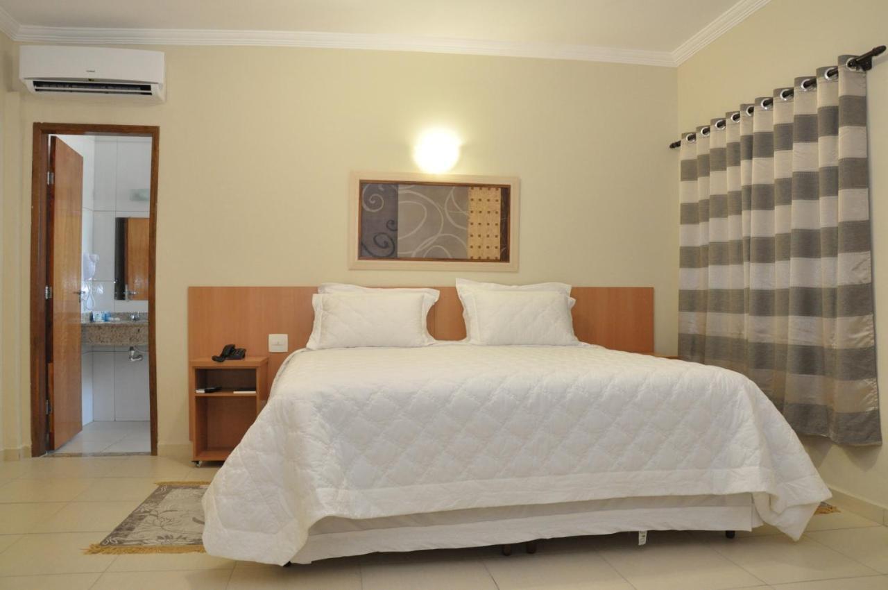 Lotus Hotel - A 6 Km Do Santuario De Aparecida-Sp Guaratinguetá Εξωτερικό φωτογραφία
