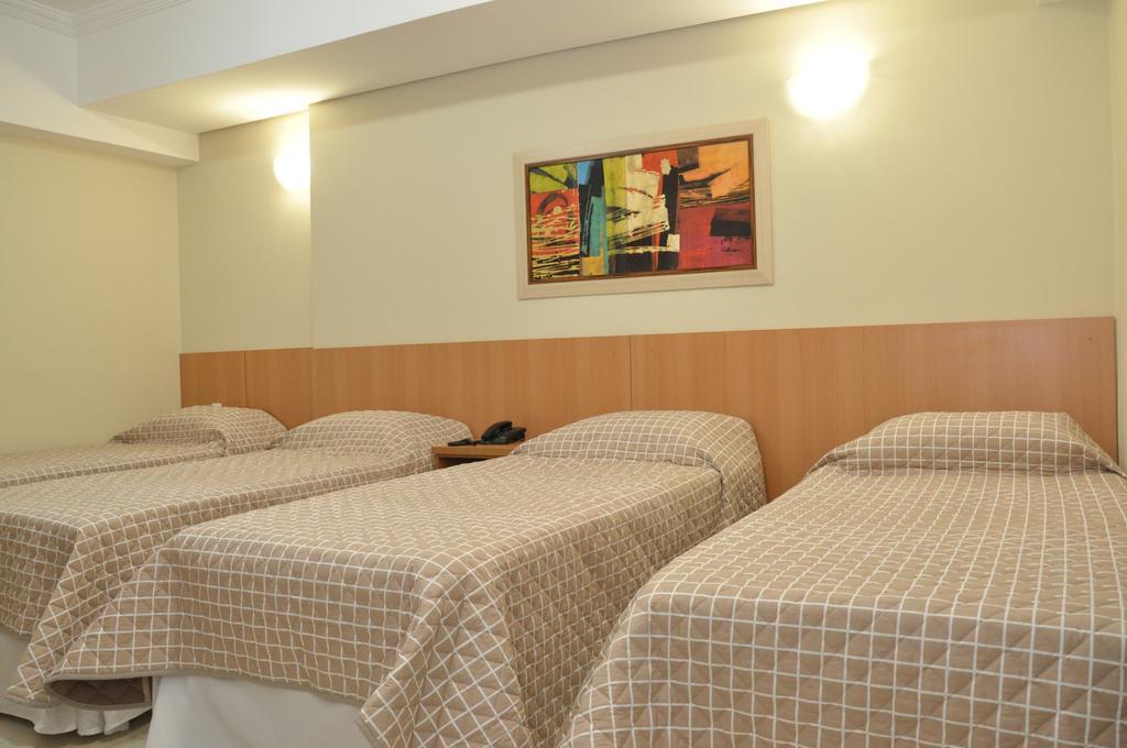 Lotus Hotel - A 6 Km Do Santuario De Aparecida-Sp Guaratinguetá Εξωτερικό φωτογραφία
