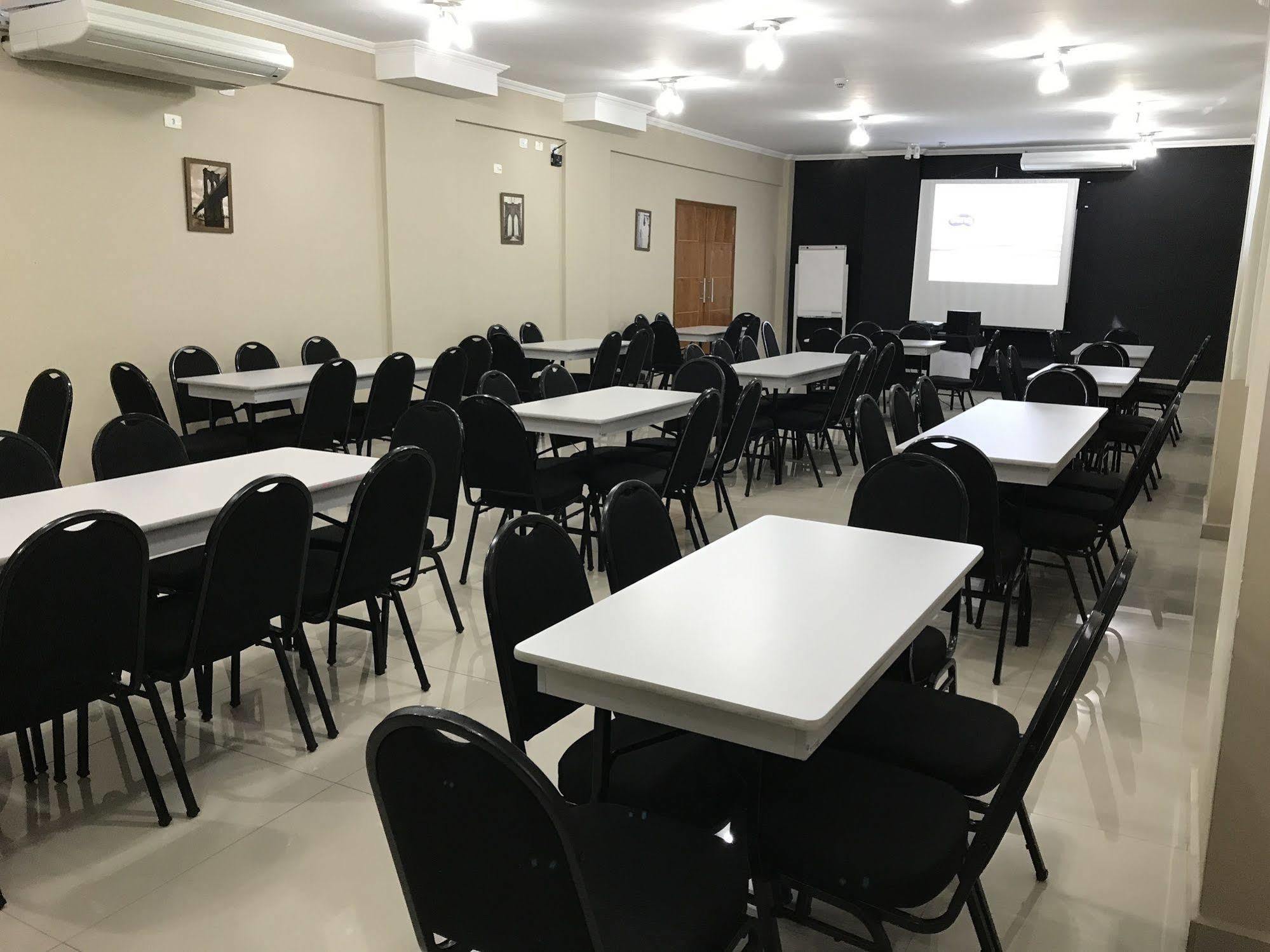 Lotus Hotel - A 6 Km Do Santuario De Aparecida-Sp Guaratinguetá Εξωτερικό φωτογραφία